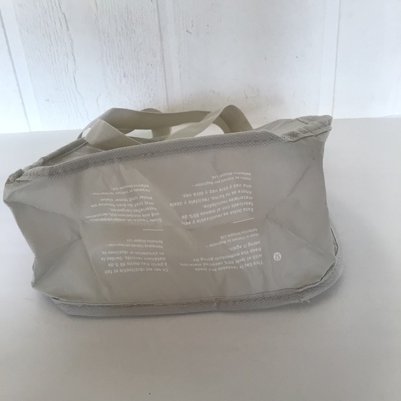 LULULEMON SMALL LIMITED EDITION TOTE BAG HOLIDAY 2022 - Picture 4 of 6